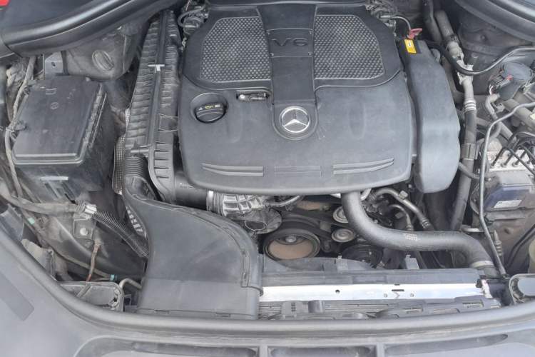 Used Mercedes-Benz M-Class 2012 ML 350 Luxury Edition Engine Bay