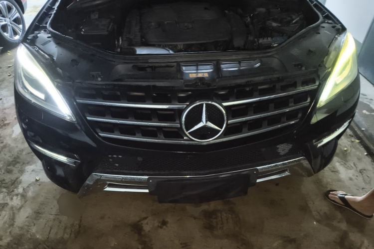 Used Mercedes-Benz M-Class 2012 ML 350 Luxury Edition Engine Bay