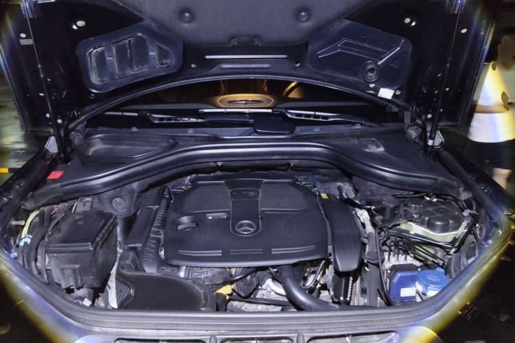 Used Mercedes-Benz M-Class 2012 ML 350 Luxury Edition Engine Bay