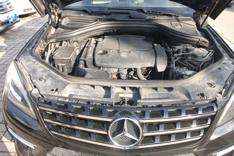 Used Mercedes-Benz M-Class 2012 ML 300 Engine Bay