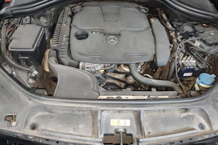 Used Mercedes-Benz M-Class 2012 ML 350 Luxury Edition Engine Bay