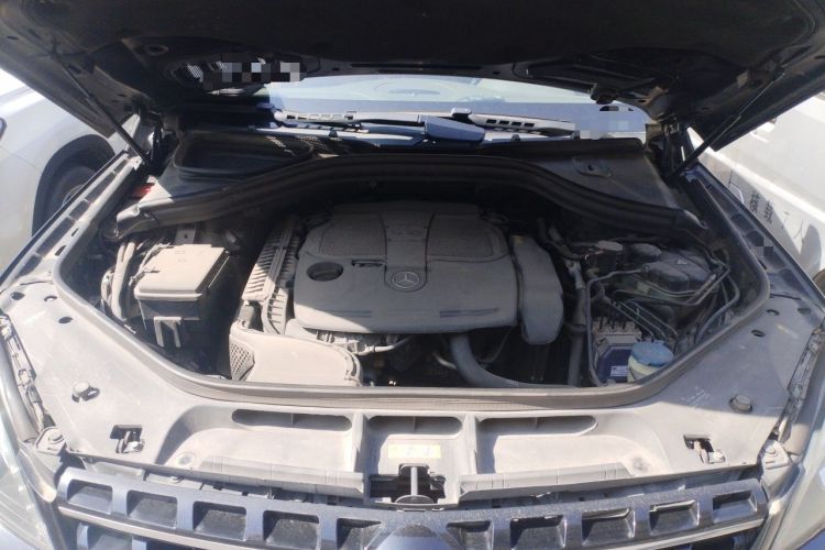 Used Mercedes-Benz M-Class 2012 ML 300 Engine Bay