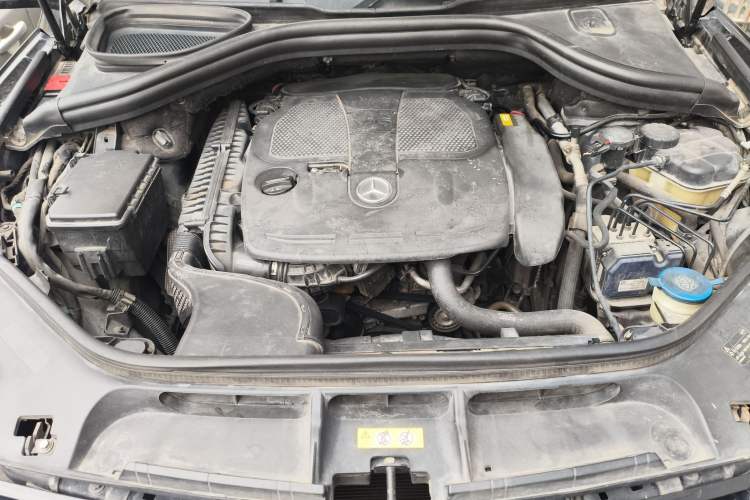 Used Mercedes-Benz M-Class 2012 ML 350 Luxury Edition Engine Bay