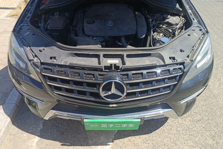 Used Mercedes-Benz M-Class 2012 ML 300 Engine Bay