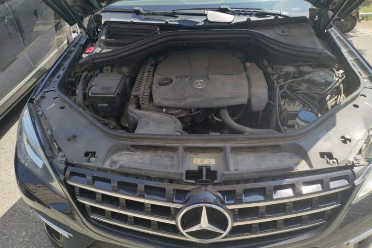 Used Mercedes-Benz M-Class 2012 ML 300 Engine Bay