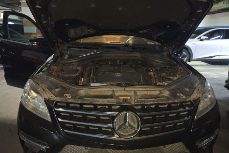 Used Mercedes-Benz M-Class 2012 ML 350 Sport Edition Engine Bay