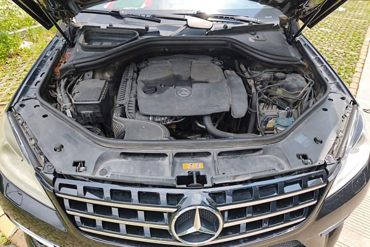 Used Mercedes-Benz M-Class 2012 ML 350 Sport Edition Engine Bay