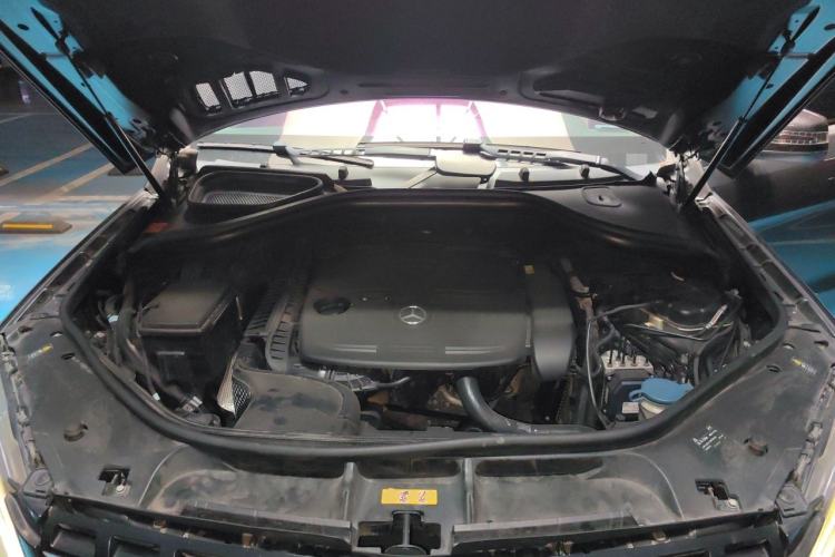 Used Mercedes-Benz M-Class 2012 ML 350 Luxury Edition Engine Bay