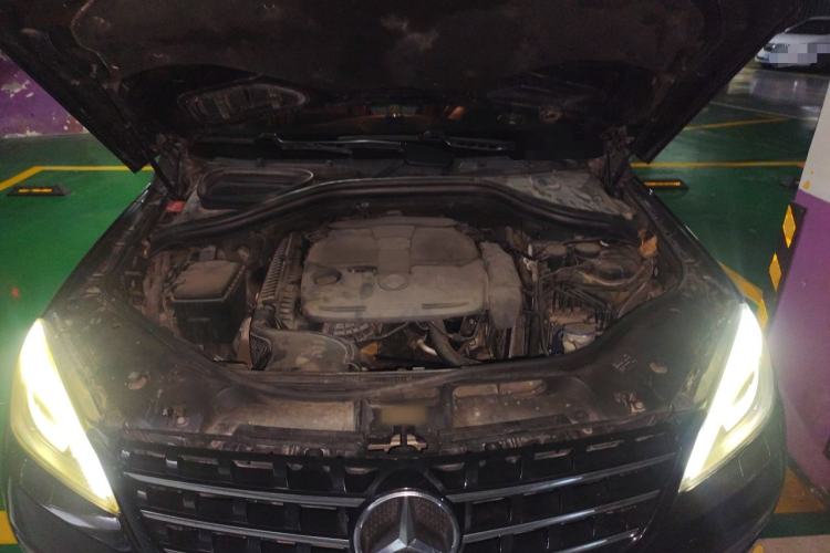 Used Mercedes-Benz M-Class 2012 ML 300 Engine Bay