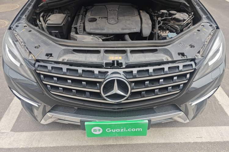 Used Mercedes-Benz M-Class 2012 ML 350 Luxury Edition Engine Bay