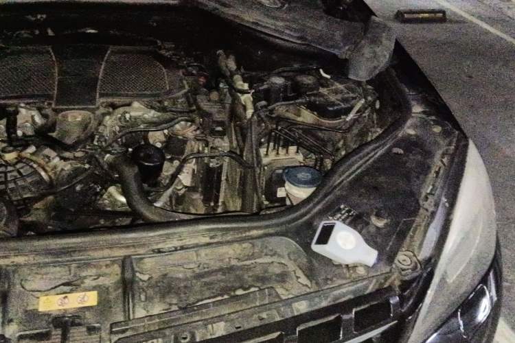 Used Mercedes-Benz M-Class 2012 ML 350 Sport Edition Engine Bay Left