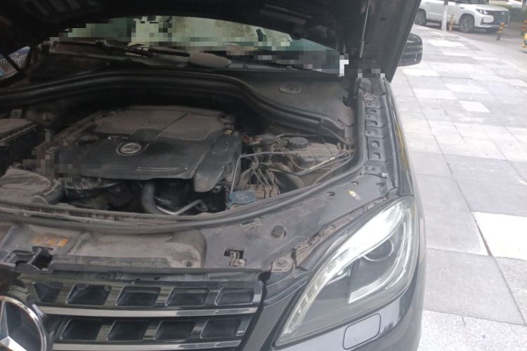 Used Mercedes-Benz M-Class 2012 ML 300 Engine Bay Left