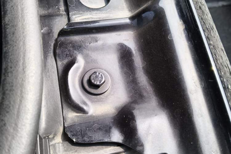 Used Mercedes-Benz M-Class 2012 ML 350 Sport Edition Engine Bay Left
