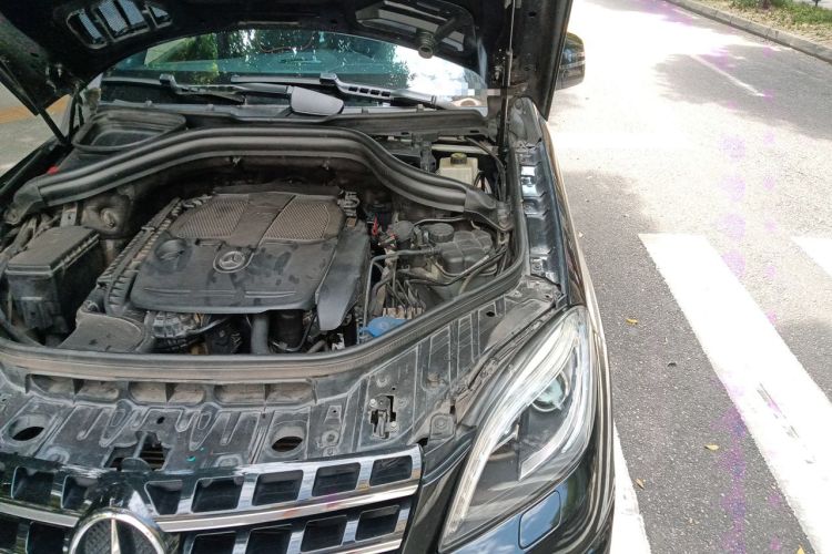 Used Mercedes-Benz M-Class 2012 ML 350 Sport Edition Engine Bay Left