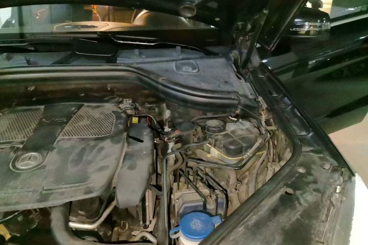 Used Mercedes-Benz M-Class 2012 ML 350 Sport Edition Engine Bay Left