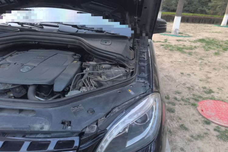 Used Mercedes-Benz M-Class 2012 ML 350 Luxury Edition Engine Bay Left