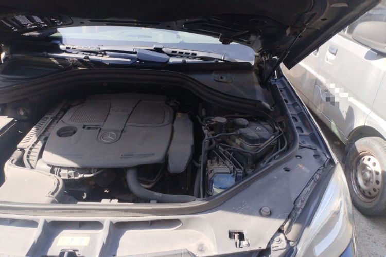 Used Mercedes-Benz M-Class 2012 ML 300 Engine Bay Left