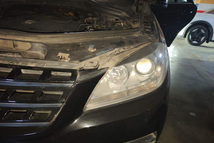 Used Mercedes-Benz M-Class 2012 ML 350 Sport Edition Engine Bay Left