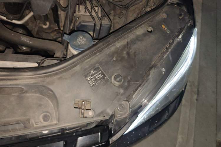 Used Mercedes-Benz M-Class 2012 ML 350 Sport Edition Engine Bay Left