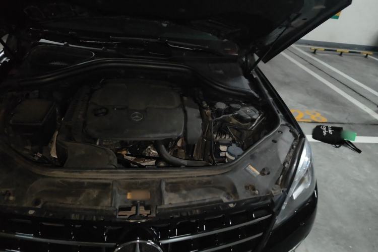 Used Mercedes-Benz M-Class 2012 ML 350 Sport Edition Engine Bay Left