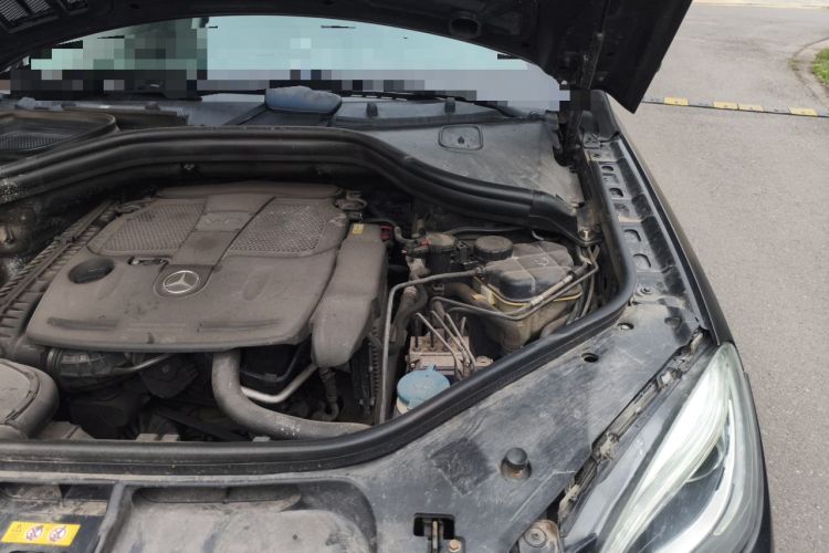 Used Mercedes-Benz M-Class 2012 ML 350 Sport Edition Engine Bay Left