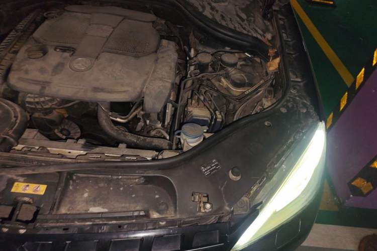 Used Mercedes-Benz M-Class 2012 ML 300 Engine Bay Left