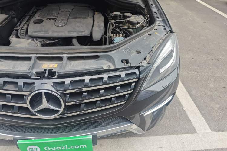 Used Mercedes-Benz M-Class 2012 ML 350 Luxury Edition Engine Bay Left