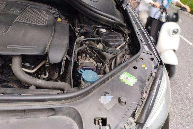 Used Mercedes-Benz M-Class 2012 ML 350 Sport Edition Engine Bay Left