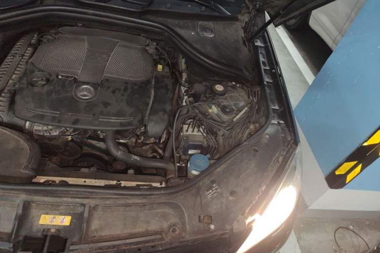 Used Mercedes-Benz M-Class 2012 ML 350 Sport Edition Engine Bay Left