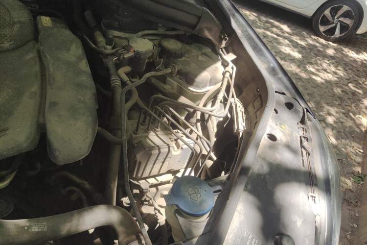 Used Mercedes-Benz M-Class 2012 ML 350 Luxury Edition Engine Bay Left