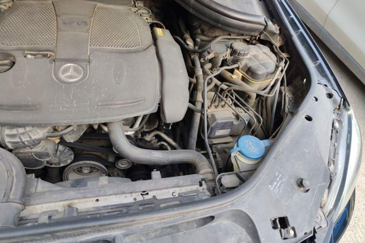 Used Mercedes-Benz M-Class 2012 ML 350 Sport Edition Engine Bay Left