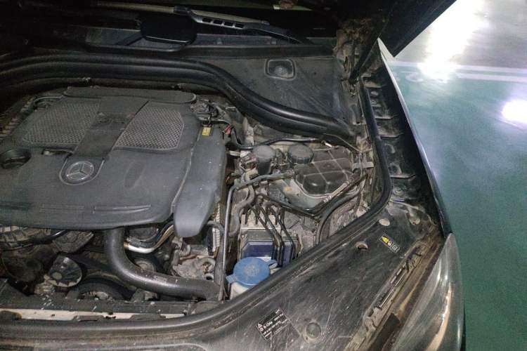 Used Mercedes-Benz M-Class 2012 ML 350 Sport Edition Engine Bay Left