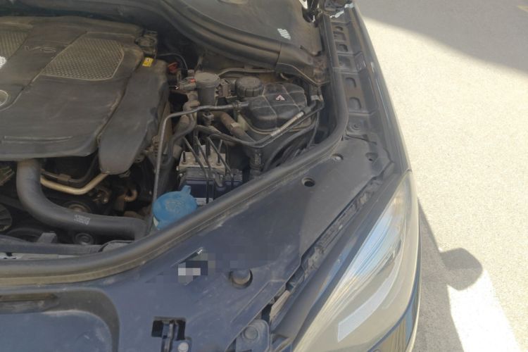 Used Mercedes-Benz M-Class 2012 ML 350 Luxury Edition Engine Bay Left