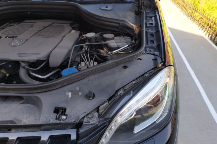 Used Mercedes-Benz M-Class 2012 ML 350 Luxury Edition Engine Bay Left
