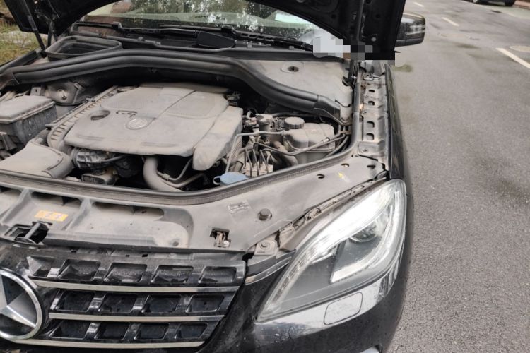 Used Mercedes-Benz M-Class 2012 ML 300 Engine Bay Left