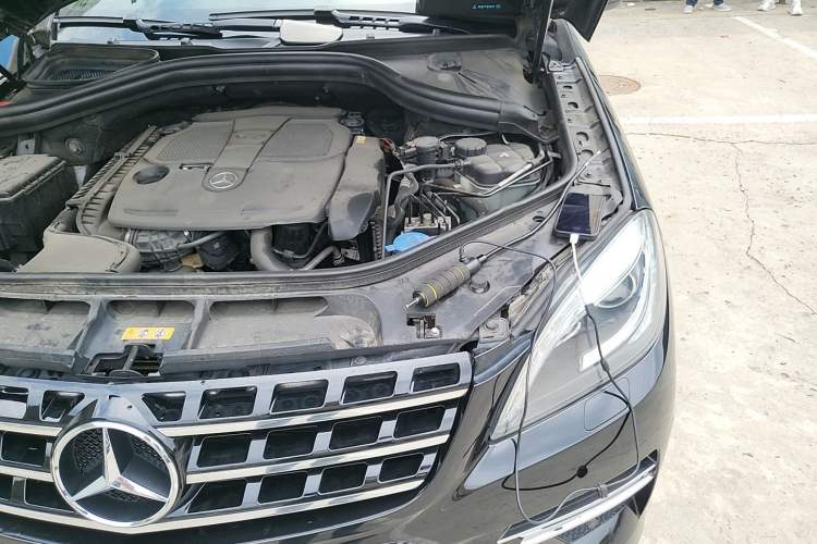 Used Mercedes-Benz M-Class 2012 ML 350 Sport Edition Engine Bay Left
