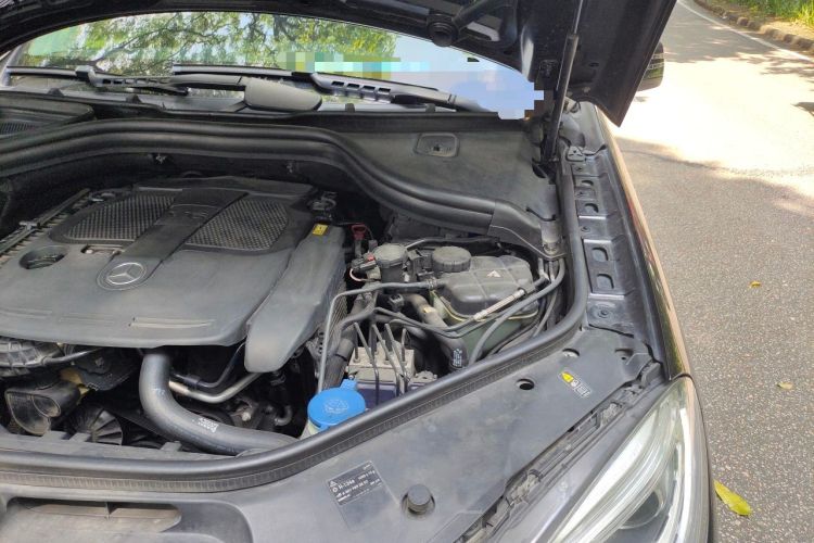 Used Mercedes-Benz M-Class 2012 ML 350 Sport Edition Engine Bay Left
