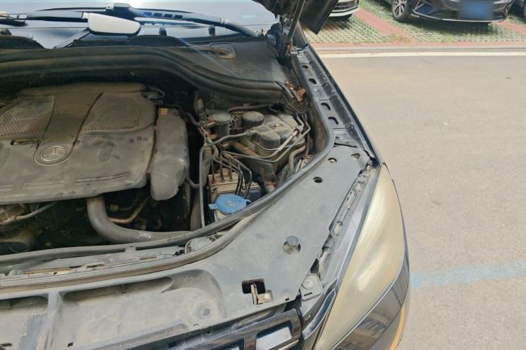 Used Mercedes-Benz M-Class 2012 ML 350 Sport Edition Engine Bay Left