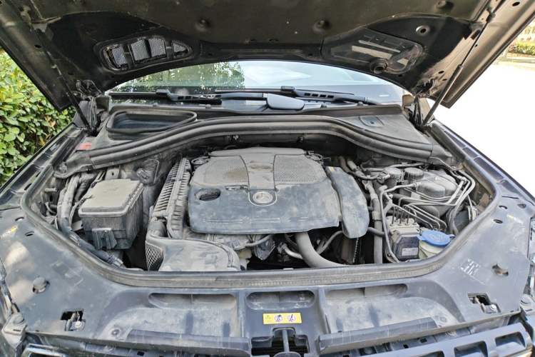 Used Mercedes-Benz M-Class 2012 ML 350 Sport Edition Engine Bay