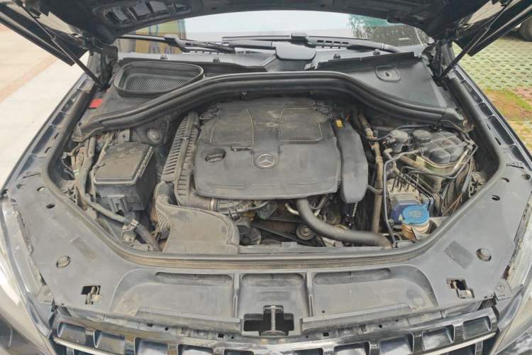 Used Mercedes-Benz M-Class 2012 ML 350 Sport Edition Engine Bay