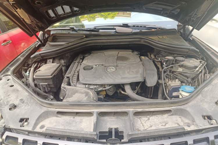 Used Mercedes-Benz M-Class 2012 ML 350 Sport Edition Engine Bay