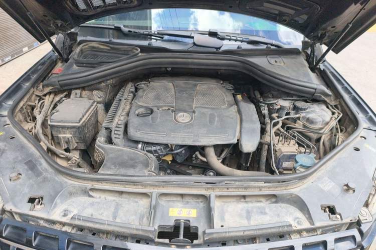 Used Mercedes-Benz M-Class 2012 ML 300 Engine Bay