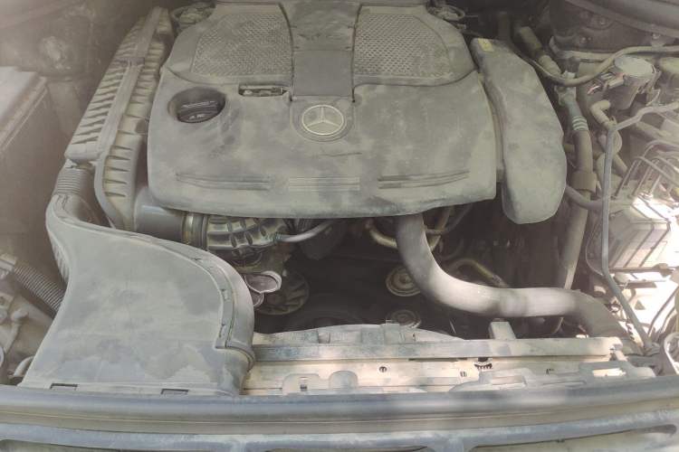 Used Mercedes-Benz M-Class 2012 ML 350 Luxury Edition Engine Bay