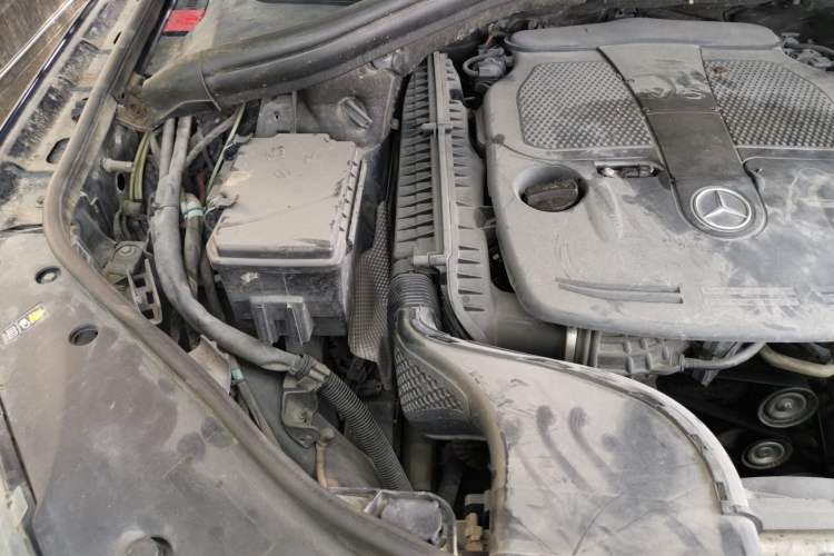 Used Mercedes-Benz M-Class 2012 ML 350 Luxury Edition Engine Bay Right