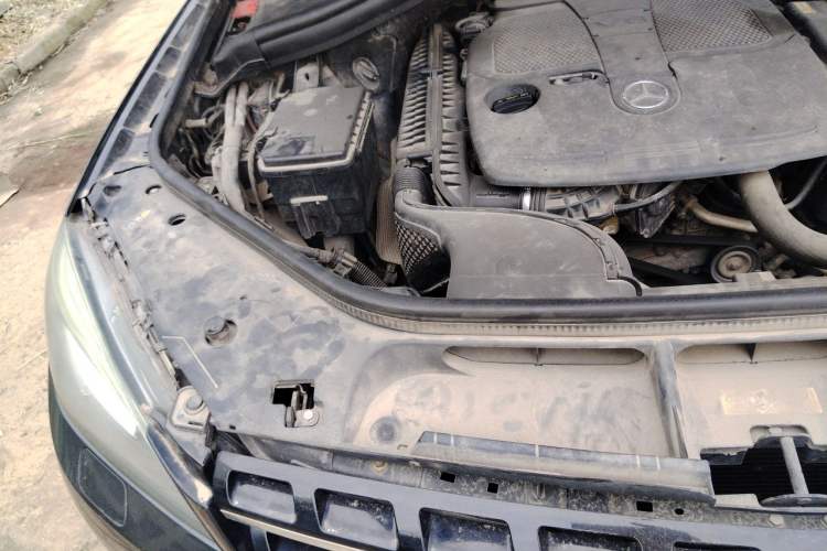 Used Mercedes-Benz M-Class 2012 ML 350 Sport Edition Engine Bay Right