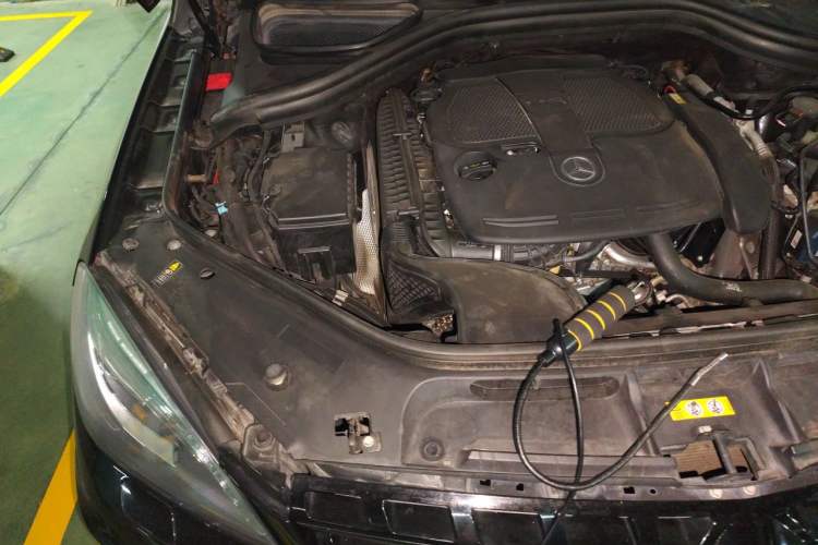 Used Mercedes-Benz M-Class 2012 ML 300 Engine Bay Right