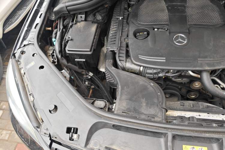 Used Mercedes-Benz M-Class 2012 ML 350 Luxury Edition Engine Bay Right
