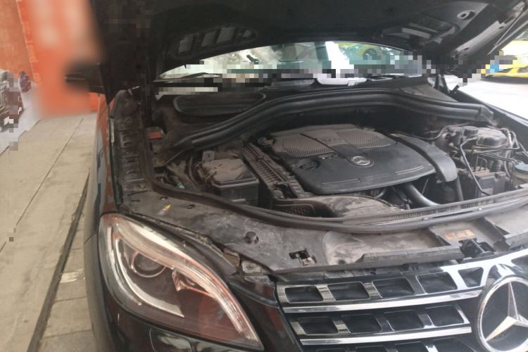 Used Mercedes-Benz M-Class 2012 ML 300 Engine Bay Right