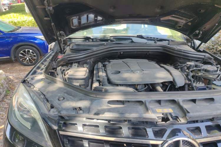 Used Mercedes-Benz M-Class 2012 ML 300 Engine Bay Right