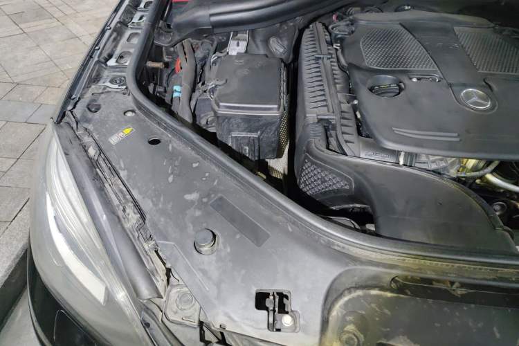 Used Mercedes-Benz M-Class 2012 ML 300 Engine Bay Right